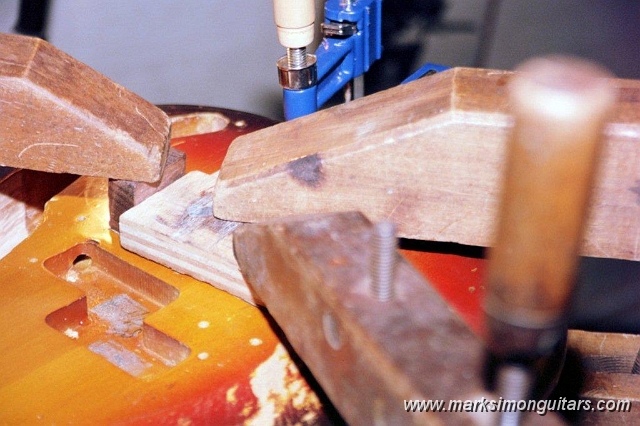 11_0012.jpg - Clamping top alder veneer.